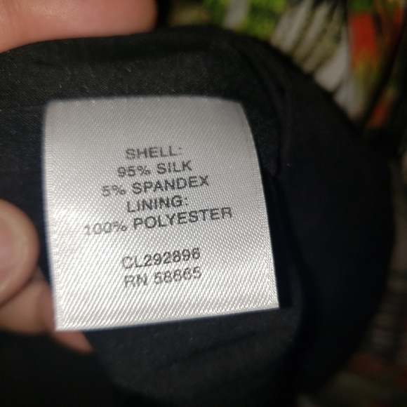 Classiques Entier Dress size 6 95% Silk sleeveless. - Picture 6 of 7